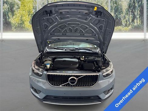 Used 2022 Volvo XC40 T5 Momentum image 11