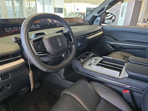 New 2026 Lincoln Navigator Reserve w/ Jet Appearance Package AWD/4WD image 19