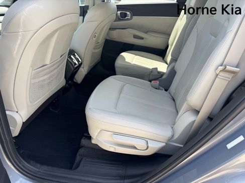 Certified 2023 Kia Sorento SX AWD/4WD image 13
