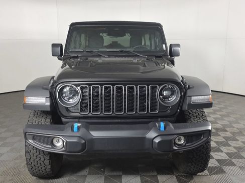 Used 2025 Jeep Wrangler Unlimited Rubicon 4xe w/ Convenience Group AWD/4WD image 2