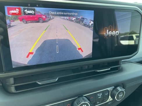 Used 2026 Jeep Wrangler Unlimited Sahara w/ Safety Group AWD/4WD image 44