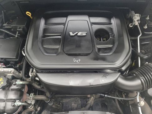 Used 2017 Jeep Grand Cherokee Laredo AWD/4WD image 30