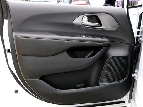 New 2026 Chrysler Voyager LX image 16