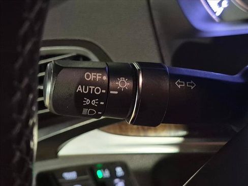 Used 2018 Acura MDX w/ Technology Package FWD image 15