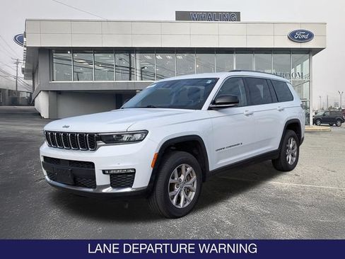 Used 2022 Jeep Grand Cherokee L Limited AWD/4WD image 2