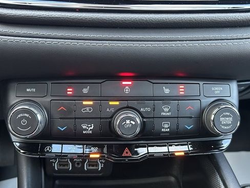 Used 2021 Dodge Durango GT image 17