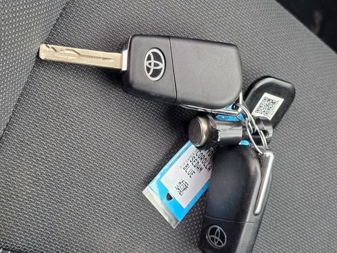 Used 2022 Toyota Corolla SE w/ Carpet Mat Package (TMS) FWD image 38