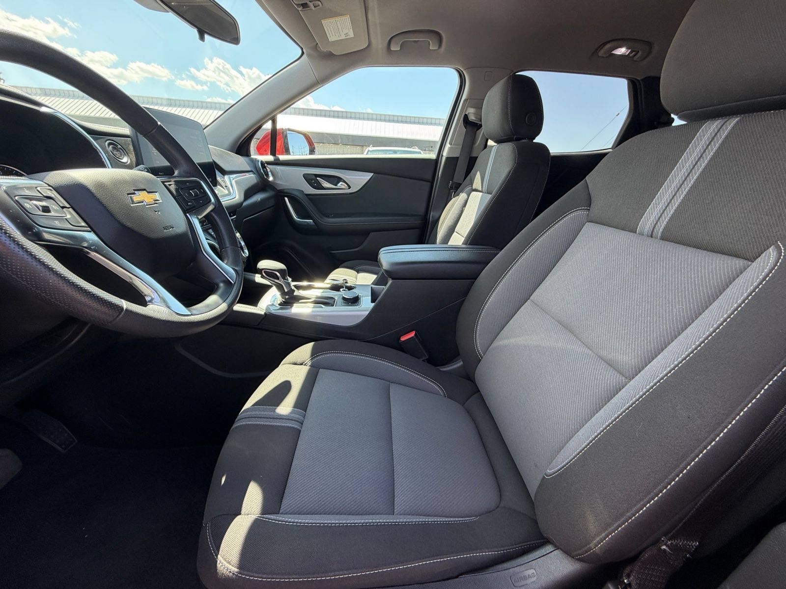 Used 2025 Chevrolet Blazer LT FWD image 27