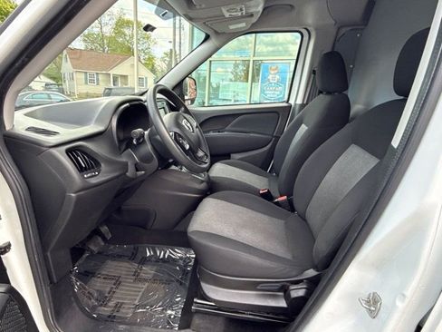 Used 2022 RAM ProMaster City Tradesman FWD image 9