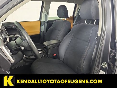 Used 2020 Toyota Tacoma SR5 image 17