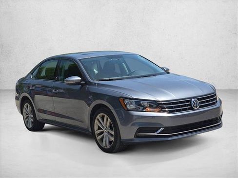Used 2019 Volkswagen Passat 2.0T Wolfsburg w/ Wheels & Sunroof Package FWD image 3