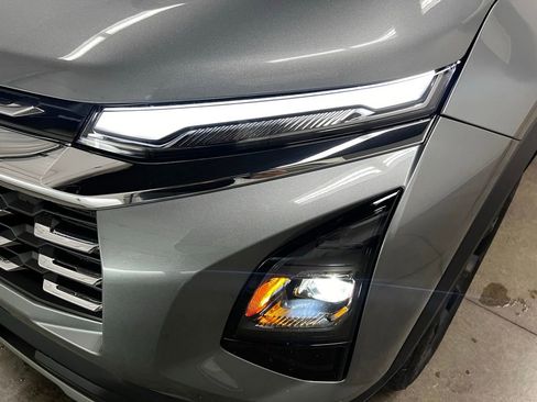 New 2026 Chevrolet Equinox LT AWD/4WD image 9