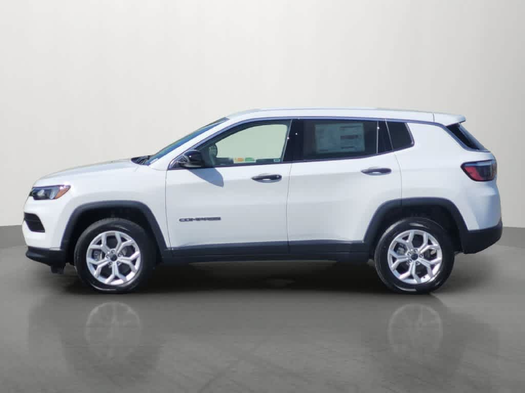 Used 2025 Jeep Compass Sport AWD/4WD image 8