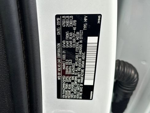 Used 2019 Volvo XC40 T4 R-Design image 29