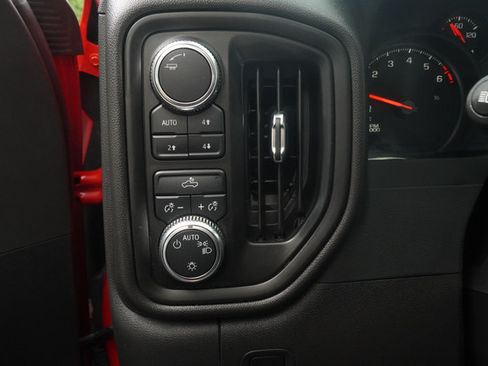 Used 2025 GMC Sierra 1500 Pro w/ Pro Value Package AWD/4WD image 17