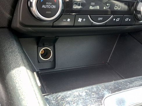 Used 2018 MAZDA CX-5 Touring w/ Preferred Equipment Package FWD image 24