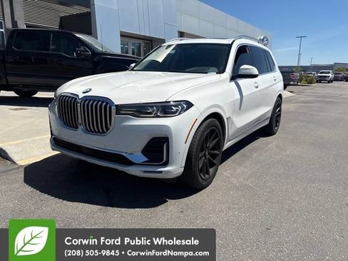 Used 2021 BMW X7 xDrive40i w/ Premium Package AWD/4WD image 2