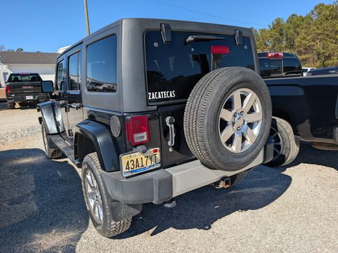 Used 2014 Jeep Wrangler Unlimited Sahara w/ Dual Top Group image 4