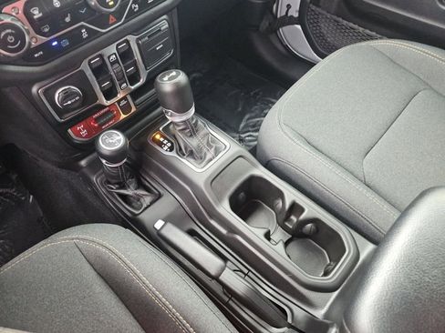 Used 2024 Jeep Wrangler Unlimited image 34