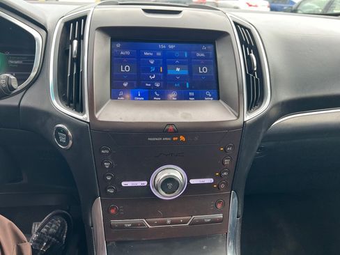 Used 2020 Ford Edge Titanium FWD image 20