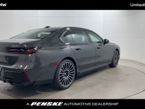 New 2026 BMW 750e xDrive w/ Executive Package image 8