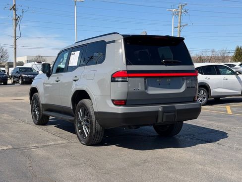 Used 2024 Lexus GX 550 w/ Cold Area Package image 4