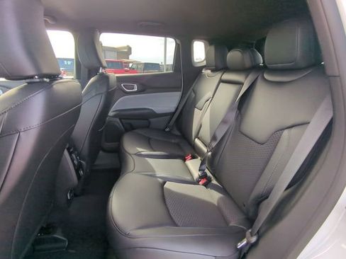 New 2026 Jeep Compass Latitude image 15