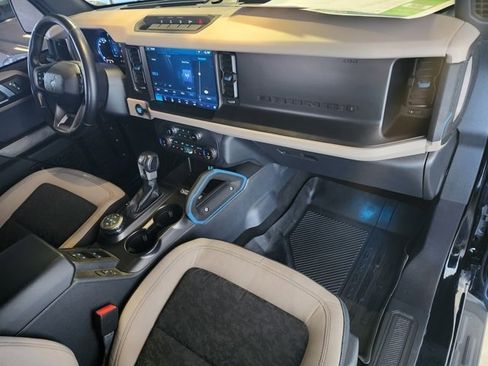 Used 2022 Ford Bronco Wildtrak image 15