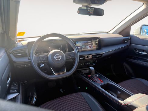 Used 2025 Nissan Kicks SR image 15