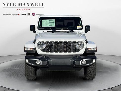 New 2026 Jeep Gladiator Sport image 18
