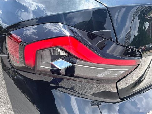 Used 2025 BMW 230i Coupe w/ Convenience Package RWD image 27