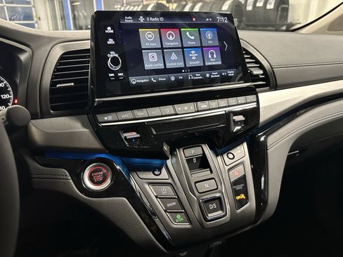 New 2026 Honda Odyssey Touring image 11
