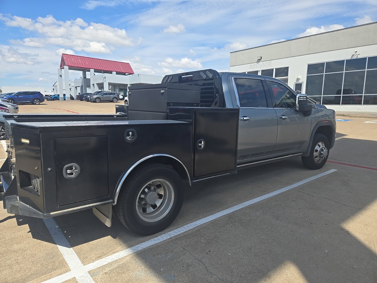 Used 2024 GMC Sierra 3500 Denali Ultimate AWD/4WD image 6