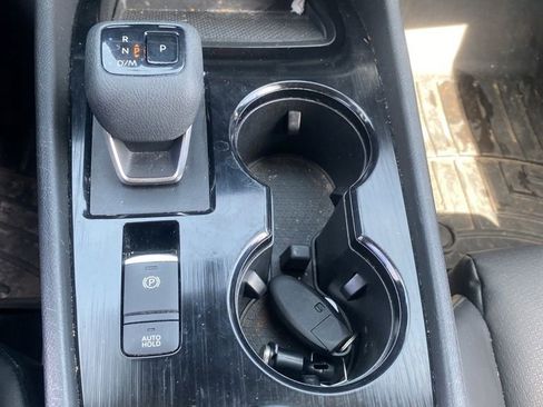 Used 2021 Nissan Rogue SV w/ Premium Package image 30