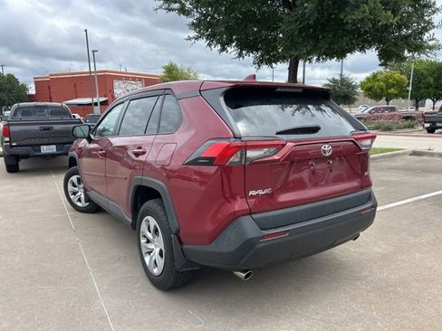 Used 2023 Toyota RAV4 LE FWD image 5