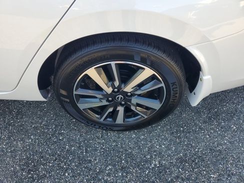 Used 2025 Nissan Versa SV w/ Trunk Package FWD image 6