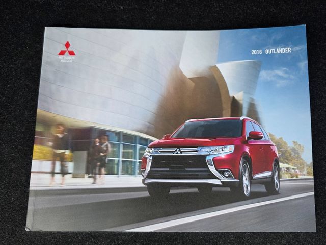 Used 2016 Mitsubishi Outlander GT AWD/4WD image 15