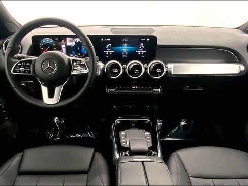 Certified 2022 Mercedes-Benz GLB 250 image 18