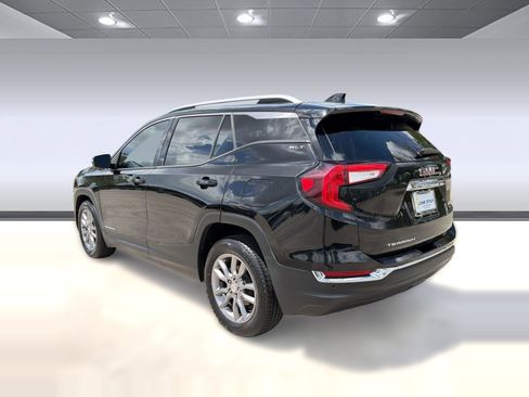 Certified 2022 GMC Terrain SLT w/ Infotainment Package II FWD image 3