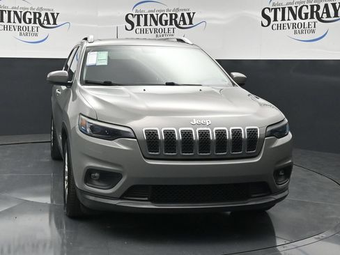 Used 2020 Jeep Cherokee Latitude Plus w/ Comfort/Convenience Group FWD image 2