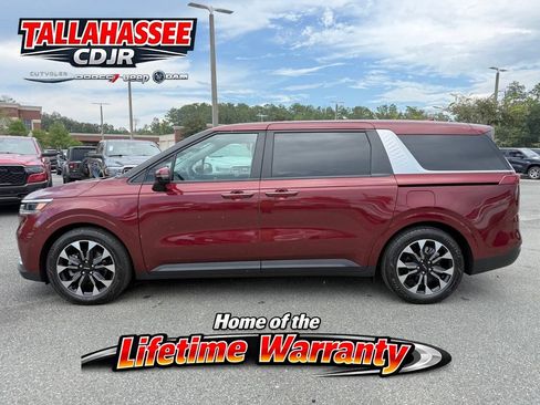Used 2024 Kia Carnival EX FWD image 6