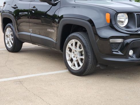 Used 2023 Jeep Renegade Latitude w/ Sun/Sound Group image 11