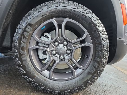 Certified 2023 Jeep Grand Cherokee Trailhawk w/ Advanced Protech Group II image 8