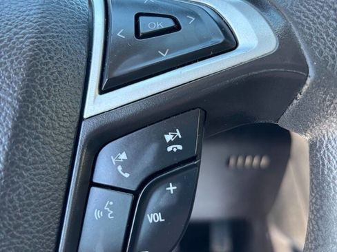 Used 2016 Ford Fusion SE FWD image 17