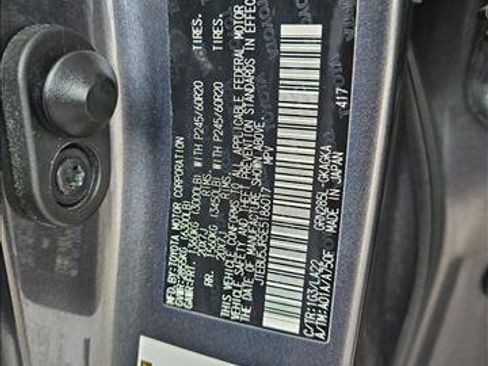 Used 2014 Toyota 4Runner Limited AWD/4WD image 21