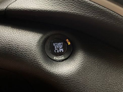 Used 2016 Jeep Cherokee Latitude w/ Comfort/Convenience Group AWD/4WD image 26