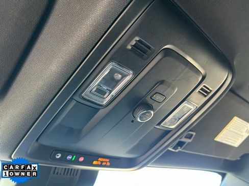 Used 2025 Chevrolet Suburban Z71 AWD/4WD image 31