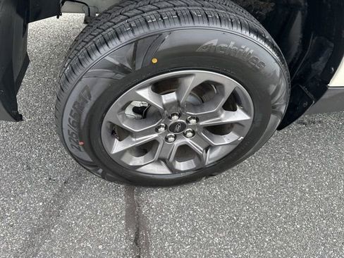 Used 2024 Ford Maverick XLT image 32