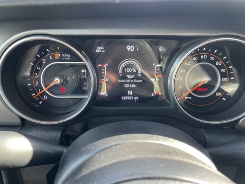 Used 2018 Jeep Wrangler Unlimited Sport S AWD/4WD image 17