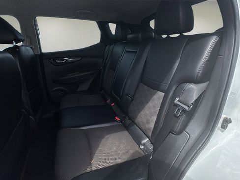 Used 2022 Nissan Rogue Sport SV w/ Technology Package image 14